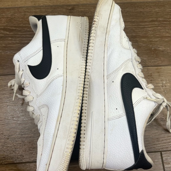 Mens Nike White & Black Air Force 1 - Picture 7 of 9